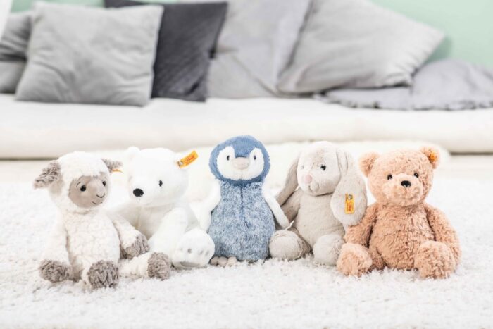 Steiff Hoppie Hase hellgrau, Plüschtier Hase mit Schlappohren, Soft Cuddly Friends, flauschiges Stofftier zum // Kuscheln – Bild 6